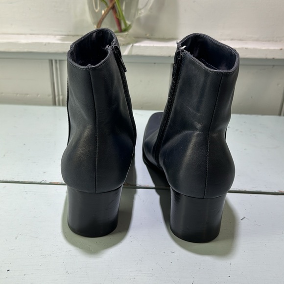 White Mountain ankle boots. - Picture 3 of 8